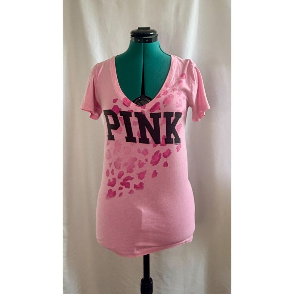 Vintage Victoria's Secret PINK leopard print v-neck t-shirt. Size small